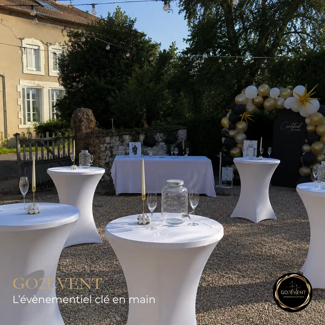 Espace vin d'honneur avec mange debout et décoration - GO2EVENT